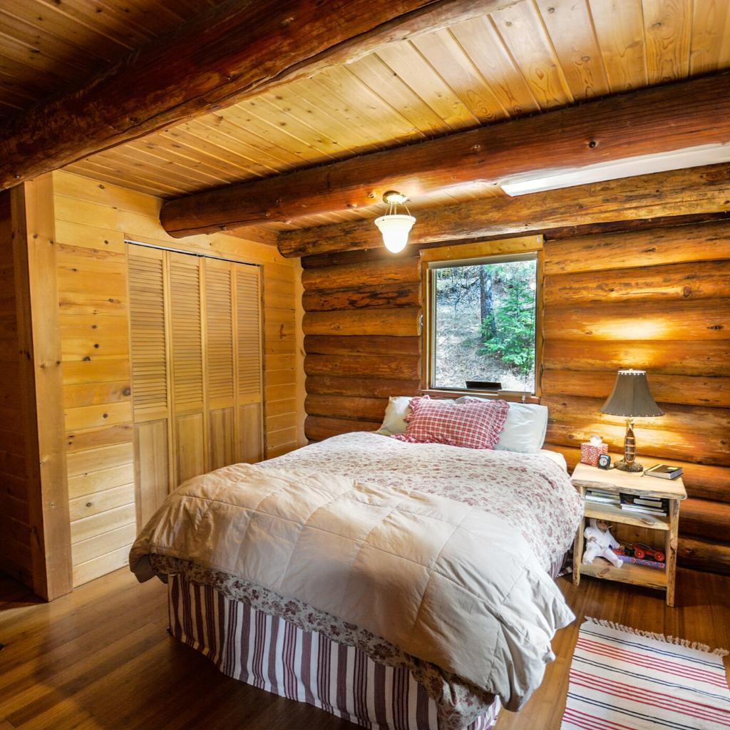 Thiết kế phòng ngủ thuần gỗ